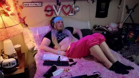 Blakely Morningstar   online show from 02-05-25, 03:55