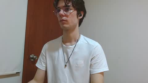 Snapshot of blakeshatter chatting on 01-03-25, 01:27 blakeshatter online show from 01-03-25, 01:27