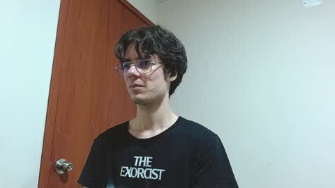 Snapshot of blakeshatter chatting on 01-04-25, 08:59 blakeshatter online show from 01-04-25, 08:59