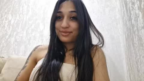 Snapshot of blancadossey chatting on 11-19-25, 01:33 blancadossey online show from 11-19-25, 01:33