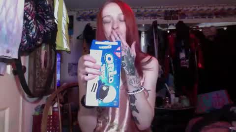 Snapshot of blazedupbarbie chatting on 11-11-25, 09:15 Blazedup Barbie online show from 11-11-25, 09:15