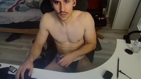 Snapshot of blazinghoney chatting on 12-18-24, 06:46 Honey online show from 12-18-24, 06:46