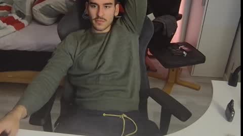 Snapshot of blazinghoney chatting on 12-25-24, 08:17 Honey online show from 12-25-24, 08:17