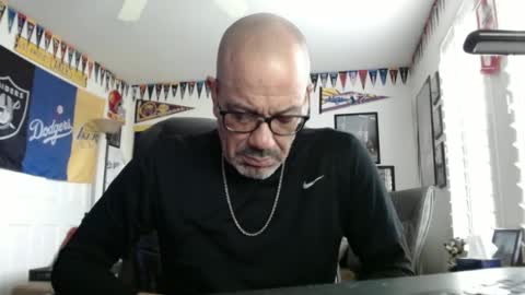 Snapshot of blk_nthick chatting on 12-17-24, 06:42 blk_nthick online show from 12-17-24, 06:42