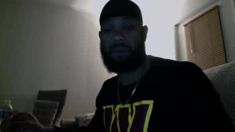 Snapshot of blksurfher chatting on 12-14-25, 06:30 blksurfher online show from 12-14-25, 06:30