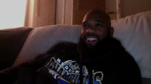 Snapshot of blksurfher chatting on 12-16-25, 05:01 blksurfher online show from 12-16-25, 05:01