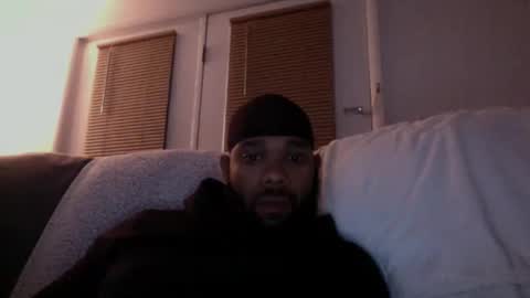 Snapshot of blksurfher chatting on 12-21-25, 11:28 blksurfher online show from 12-21-25, 11:28