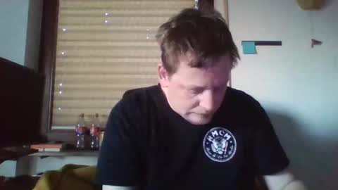 Snapshot of blonde32m chatting on 12-29-24, 07:50 blonde32m online show from 12-29-24, 07:50