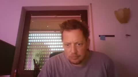 Snapshot of blonde32m chatting on 10-05-25, 06:45 blonde32m online show from 10-05-25, 06:45