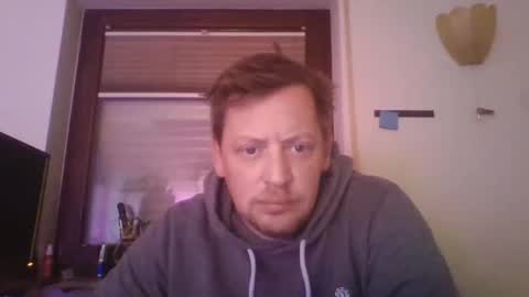 Snapshot of blonde32m chatting on 10-26-25, 06:08 blonde32m online show from 10-26-25, 06:08