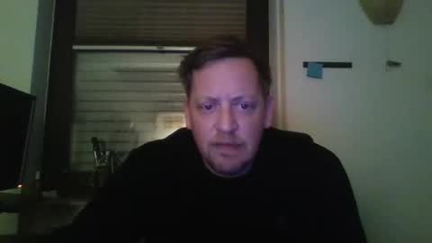 Snapshot of blonde32m chatting on 11-15-25, 10:26 blonde32m online show from 11-15-25, 10:26