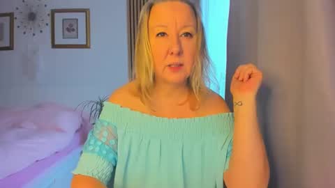 Nicole online show from 01-14-25, 10:27