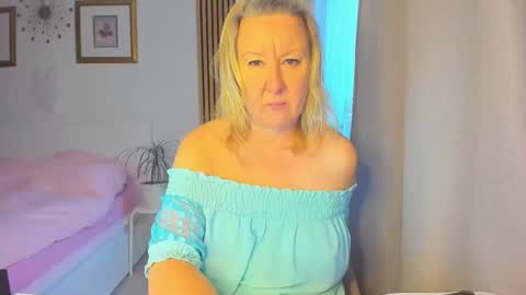 Nicole online show from 01-14-25, 01:28