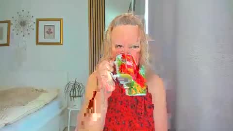 Nicole online show from 03-10-25, 09:32