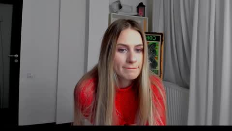 Snapshot of blonde_godess1 chatting on 10-19-25, 08:31 blonde_godess1 online show from 10-19-25, 08:31