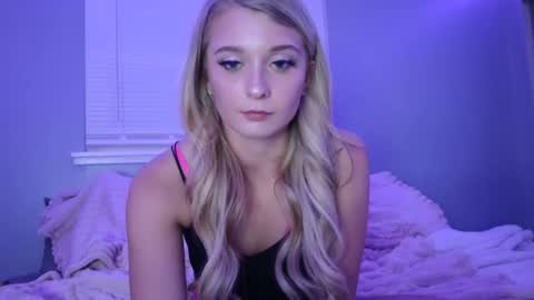 Snapshot of blonde_stella chatting on 01-04-25, 02:14 Blonde Stella online show from 01-04-25, 02:14