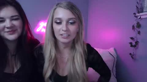 Snapshot of blonde_stella chatting on 01-19-25, 07:15 Blonde Stella online show from 01-19-25, 07:15