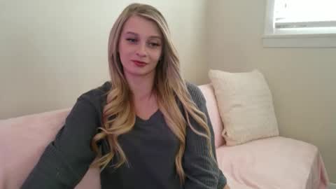 Snapshot of blonde_stella chatting on 11-11-25, 05:24 Blonde Stella online show from 11-11-25, 05:24