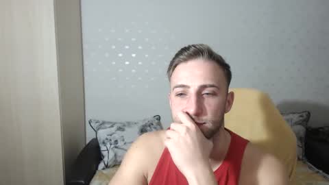 Snapshot of blondeagle chatting on 01-05-25, 08:52 Mr Blond online show from 01-05-25, 08:52