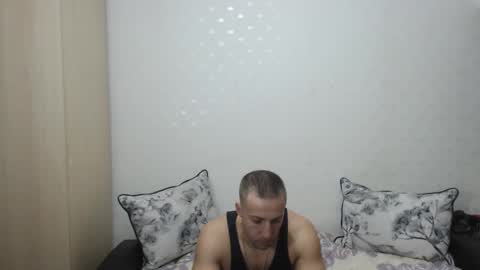 Snapshot of blondeagle chatting on 02-10-25, 03:53 Mr Blond online show from 02-10-25, 03:53