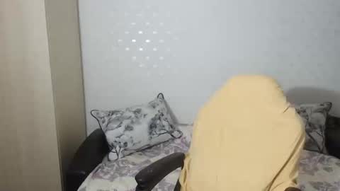 Snapshot of blondeagle chatting on 02-21-25, 09:00 Mr Blond online show from 02-21-25, 09:00