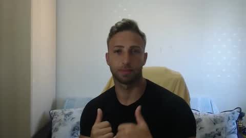 Snapshot of blondeagle chatting on 09-10-25, 07:52 Mr Blond online show from 09-10-25, 07:52