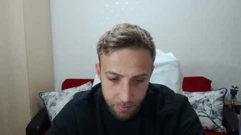 Snapshot of blondeagle chatting on 10-02-25, 12:45 Mr Blond online show from 10-02-25, 12:45