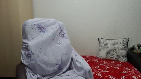 Snapshot of blondeagle chatting on 11-10-25, 08:52 Mr Blond online show from 11-10-25, 08:52