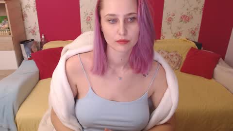 Snapshot of blondenatasha chatting on 03-11-25, 05:13 Natasha online show from 03-11-25, 05:13