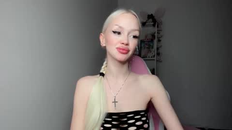 Snapshot of blondesoulmate chatting on 02-27-25, 10:42 Elisa online show from 02-27-25, 10:42