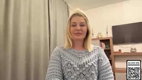 Snapshot of blondie_xoxoxo chatting on 10-04-25, 05:33 blondie_xoxoxo online show from 10-04-25, 05:33