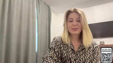 Snapshot of blondie_xoxoxo chatting on 10-06-25, 07:17 blondie_xoxoxo online show from 10-06-25, 07:17