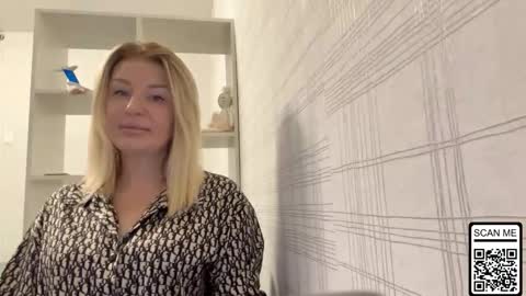 Snapshot of blondie_xoxoxo chatting on 10-14-25, 06:58 blondie_xoxoxo online show from 10-14-25, 06:58