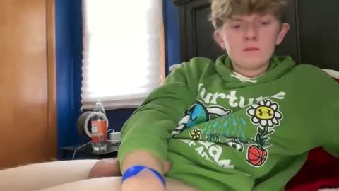 Snapshot of blondiedicks1 chatting on 11-18-25, 07:18 blondiedicks1 online show from 11-18-25, 07:18