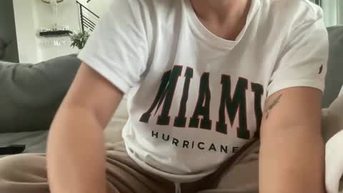 Snapshot of blondieslutt chatting on 11-01-25, 06:21 IM TRYNG online show from 11-01-25, 06:21