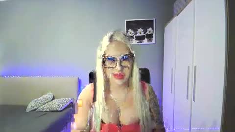 BlondLeyla online show from 11-13-25, 03:11