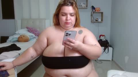 Snapshot of blondyliciousx chatting on 12-11-24, 10:25 katartistic name online show from 12-11-24, 10:25