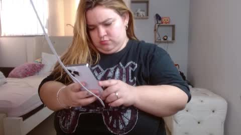 Snapshot of blondyliciousx chatting on 12-11-24, 08:39 katartistic name online show from 12-11-24, 08:39