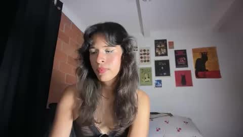 Snapshot of bloomingbella chatting on 10-15-25, 03:17 Bella Bloom ts online show from 10-15-25, 03:17
