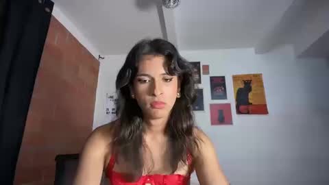 Snapshot of bloomingbella chatting on 10-18-25, 03:53 Bella Bloom ts online show from 10-18-25, 03:53