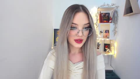 Sophia online show from 12-25-24, 05:26