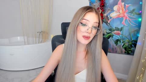 Sophia online show from 12-27-24, 12:07