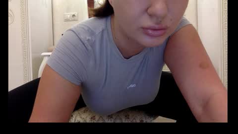 Snapshot of bloompetal chatting on 10-16-25, 06:36 bloompetal online show from 10-16-25, 06:36