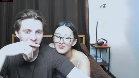 Snapshot of blossomandbee chatting on 01-07-26, 11:29 Sasha and Maria online show from 01-07-26, 11:29