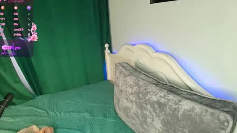 Welcome guysMy name KatePVT its Open online show from 09-30-25, 06:51