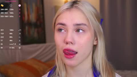 Adeline online show from 12-01-25, 05:23