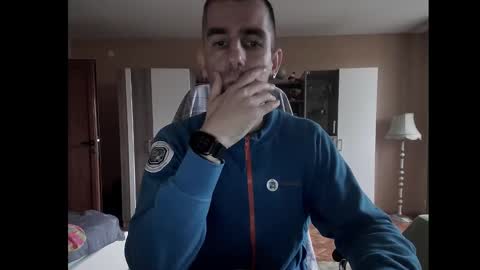 Snapshot of blue_eyed_wolf chatting on 12-04-24, 12:58 Runaway online show from 12-04-24, 12:58