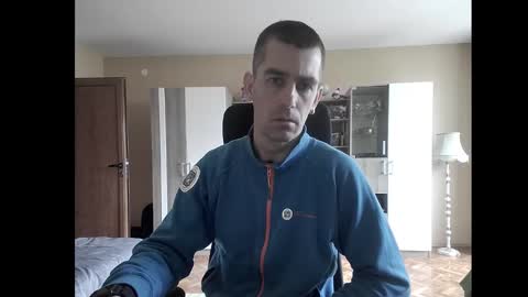 Snapshot of blue_eyed_wolf chatting on 12-13-24, 08:51 Runaway online show from 12-13-24, 08:51