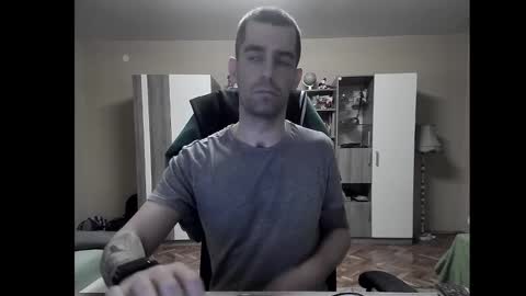 Snapshot of blue_eyed_wolf chatting on 12-15-24, 08:15 Runaway online show from 12-15-24, 08:15