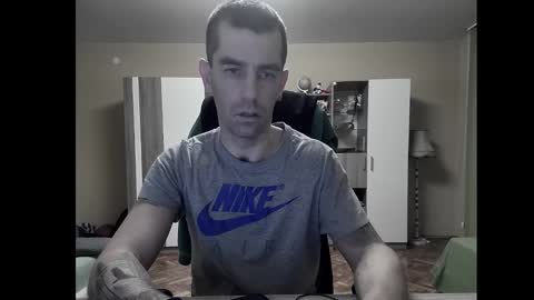 Snapshot of blue_eyed_wolf chatting on 12-19-24, 08:02 Runaway online show from 12-19-24, 08:02